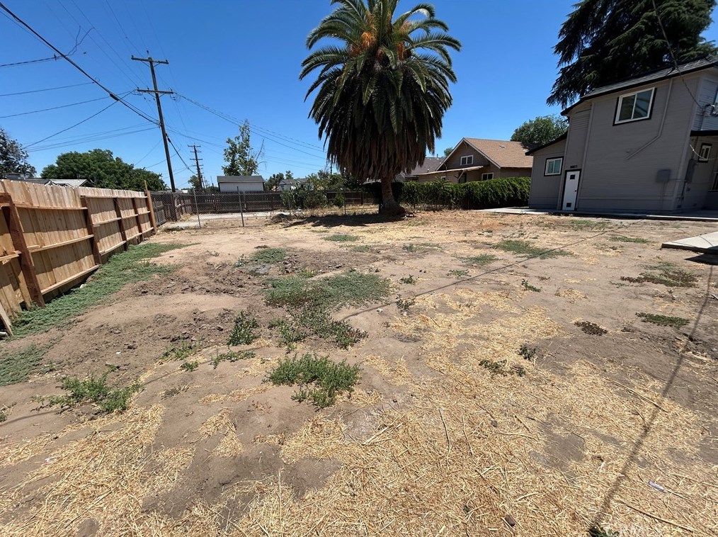 2045 Harvey Ave, Fresno CA  93702-1338 exterior