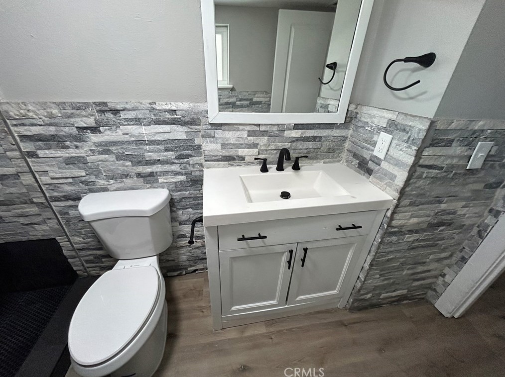 2045 Harvey Ave, Fresno CA  93702-1338 exterior