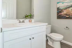 6008 E Sussex Way, Fresno, CA 93727 - Photo 17