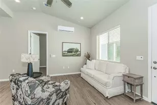 6008 E Sussex Way, Fresno, CA 93727 - Photo 45