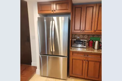 10862 Bloomfield Street #303, Toluca Lake, CA 91602 - Photo 5