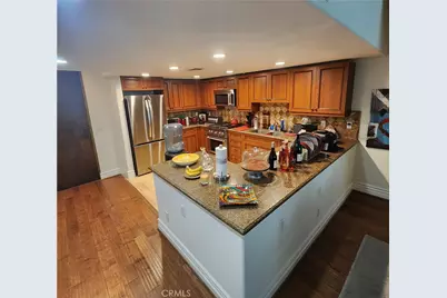 10862 Bloomfield Street #303, Toluca Lake, CA 91602 - Photo 3