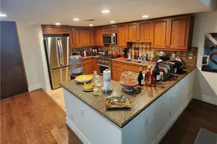 10862 Bloomfield St, Toluca Lake, CA 91602 - Photo 3