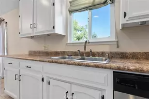 8070 Coromar Ave, Atascadero, CA 93422 - Photo 13