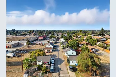 636 E Roosevelt, Visalia, CA 93292 - Photo 3