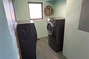 395 Drake St, Cambria, CA 93428 - Photo 9