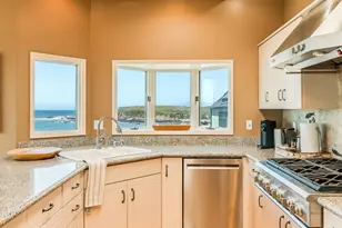 2585 Sherwood Dr, Cambria, CA 93428 - Photo 9