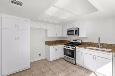 832 Chelsea Court, Simi Valley, CA 93065 - Photo 9