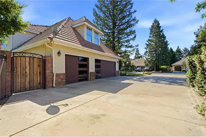 5036 Lakewood, Visalia, CA 93291 - Photo 9