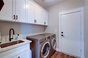 1812 E Oakmont, Fresno, CA 93730 - Photo 27