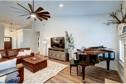 1812 E Oakmont, Fresno, CA 93730 - Photo 5