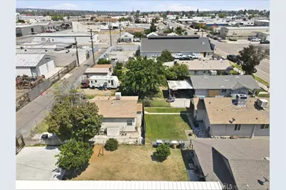 410 E 21st, Bakersfield, CA 93305 - Photo 9