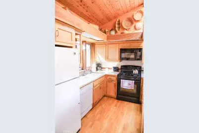 492 Dorset Street, Cambria, CA 93428 - Photo 13