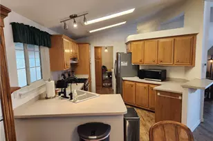 1909 Claire Dr, San Luis Obispo, CA 93405 - Photo 9