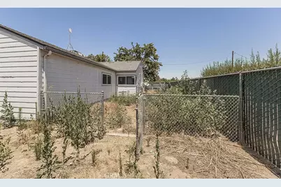 17209 E Floral, Reedley, CA 93654 - Photo 35