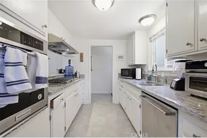2558 Seahorse Avenue, Ventura, CA 93001 - Photo 11
