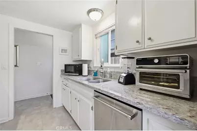 2558 Seahorse Avenue, Ventura, CA 93001 - Photo 21