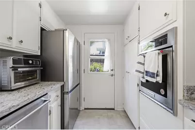 2558 Seahorse Avenue, Ventura, CA 93001 - Photo 23