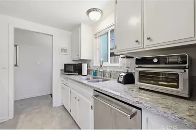 2558 Seahorse Avenue, Ventura, CA 93001 - Photo 21