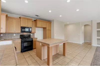 3042 W Delta, Visalia, CA 93291 - Photo 17