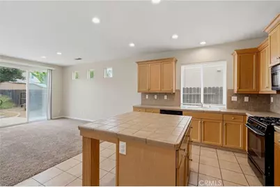 3042 W Delta, Visalia, CA 93291 - Photo 19