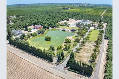 13715 E Nebraska, Kingsburg, CA 93631 - Photo 1