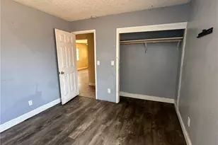 912 Meadows, Bakersfield, CA 93306 - Photo 19