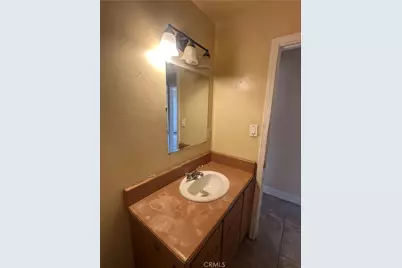 912 Meadows, Bakersfield, CA 93306 - Photo 15