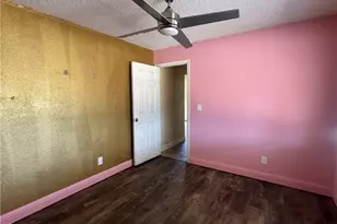 912 Meadows, Bakersfield, CA 93306 - Photo 17
