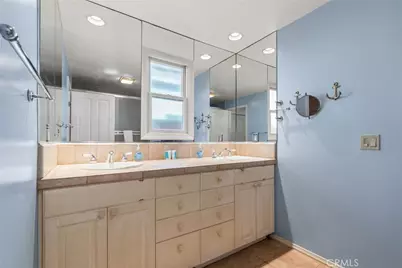 210 Opal, Newport Beach, CA 92662 - Photo 13