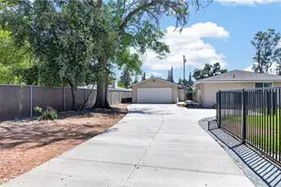 4832 N Fruit Ave, Fresno, CA 93705 - Photo 41