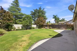 10604 Victoria Falls Ave, Bakersfield, CA 93312 - Photo 35