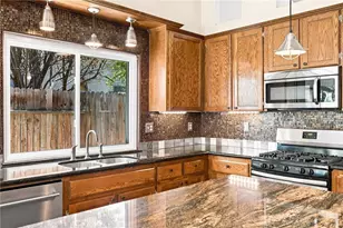 10604 Victoria Falls Ave, Bakersfield, CA 93312 - Photo 15