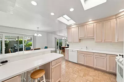 27108 Rio Pecos, Valencia, CA 91354 - Photo 9