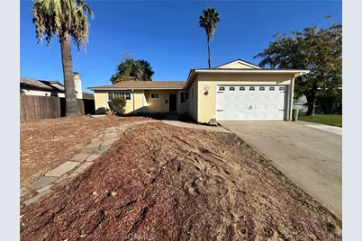 107 W Richert, Clovis, CA 93612 - Photo 1
