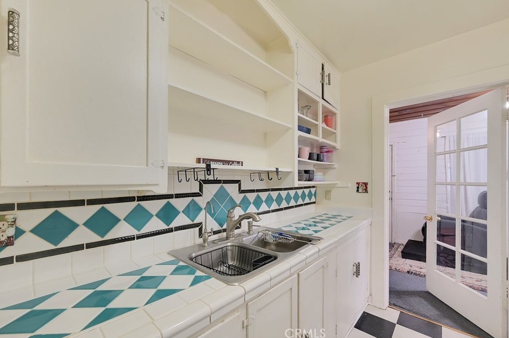 553 Cooper Ave, Yuba City CA  95991-4952 exterior