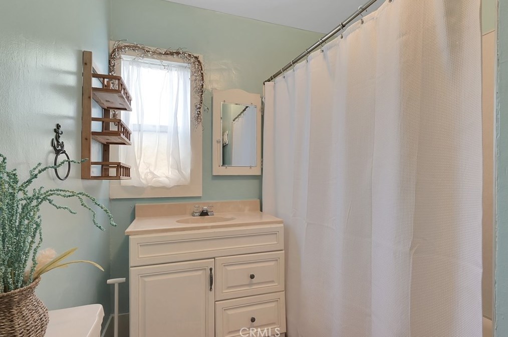 553 Cooper Ave, Yuba City CA  95991-4952 exterior