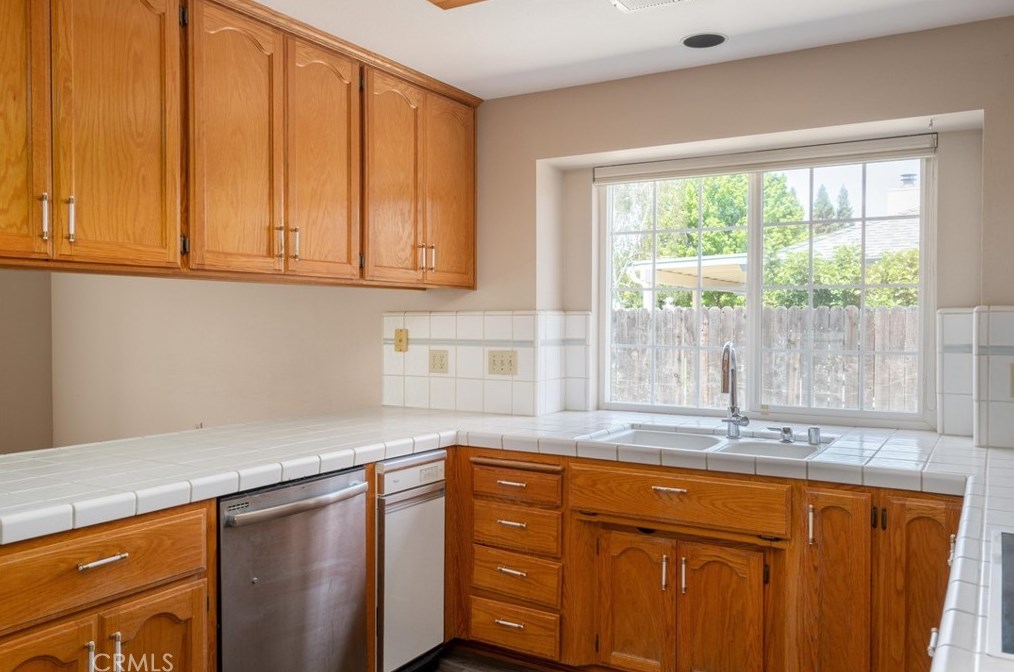 66 Brenda Dr, Chico CA  95928-6390 exterior