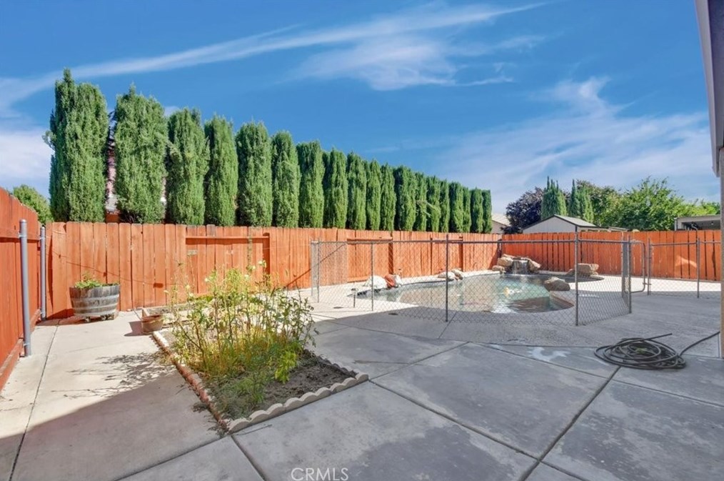 1961 Deerfield Dr, Yuba City CA 95993-9276 exterior