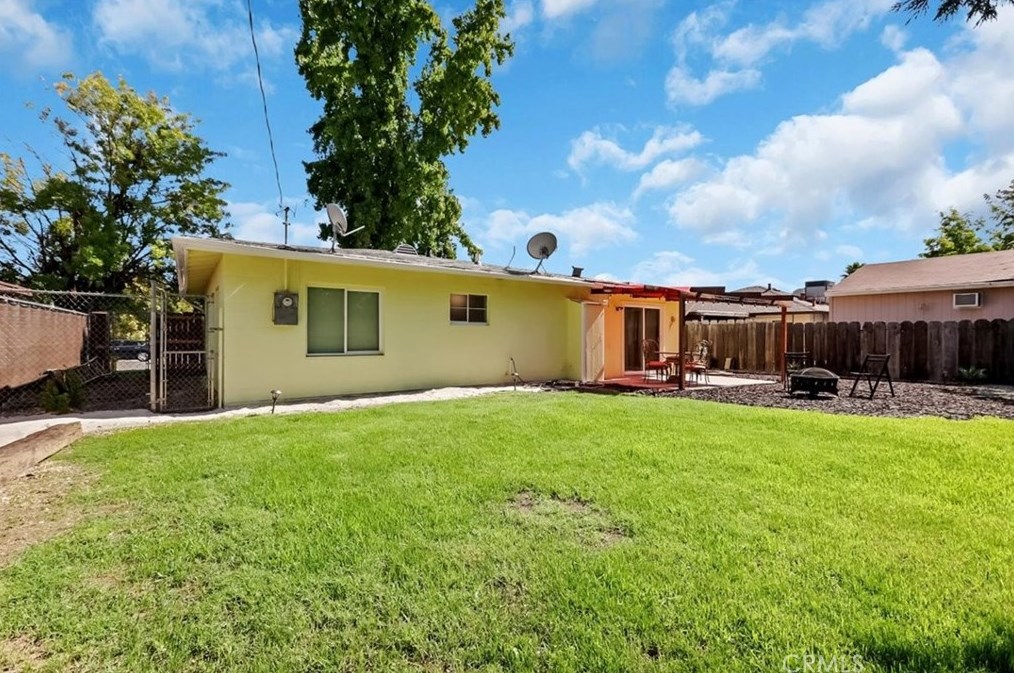 1194 Rosemary Ln, Yuba City CA  95991-3306 exterior