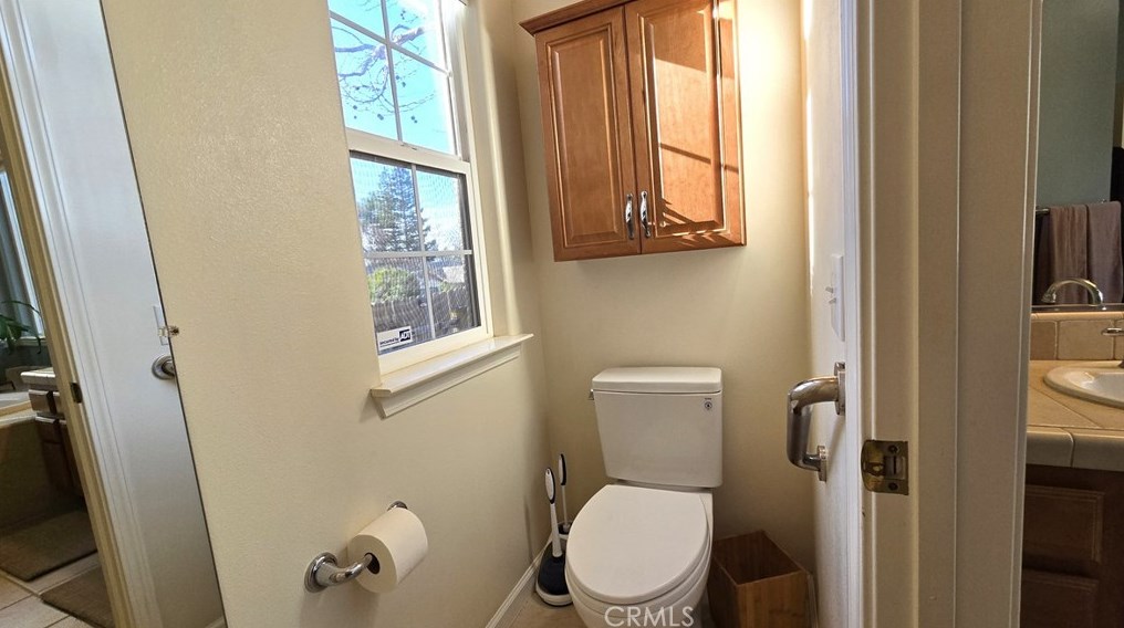 2 Burney Dr, Chico CA  95928-3805 exterior