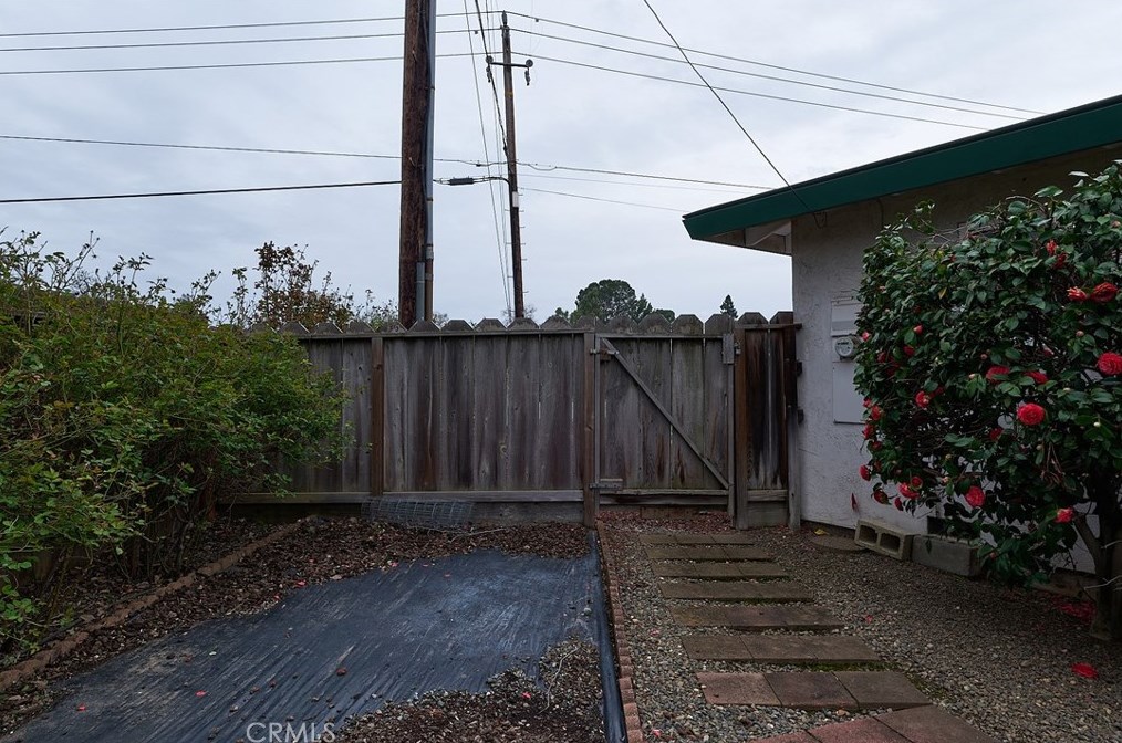 956 Manzanita Ave, Chico CA  95926-1420 exterior