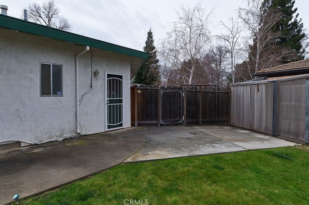 956 Manzanita Ave, Chico CA  95926-1420 exterior