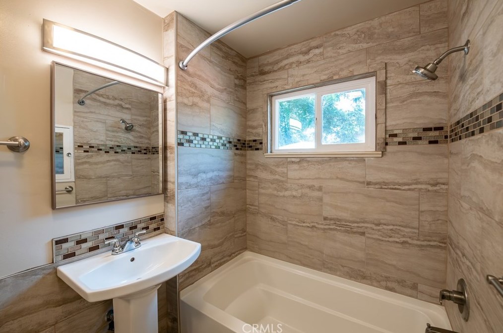 2335 Mariposa Ave, Chico CA 95973-7630 exterior