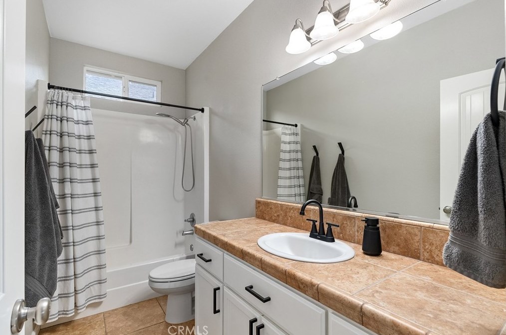 112 Degarmo Dr, Chico CA  95973-8010 exterior