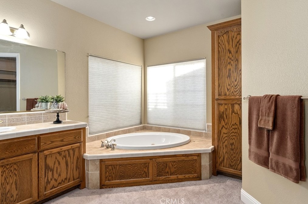 441 Southbury Ln, Chico CA  95973-8207 exterior