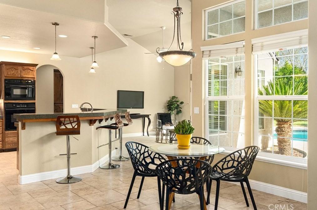 441 Southbury Ln, Chico CA  95973-8207 exterior