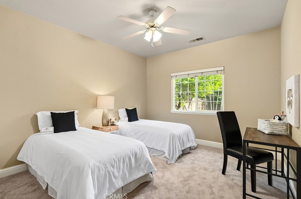 441 Southbury Ln, Chico CA  95973-8207 exterior