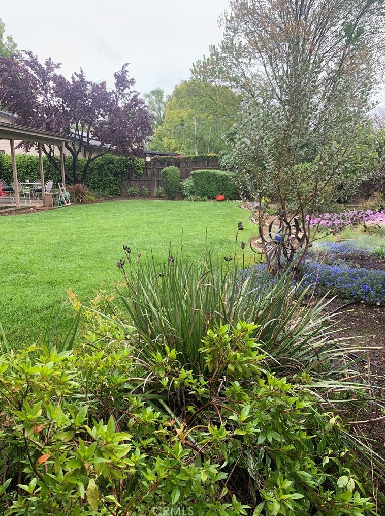 9 Sunland Dr, Chico CA  95926-1445 exterior