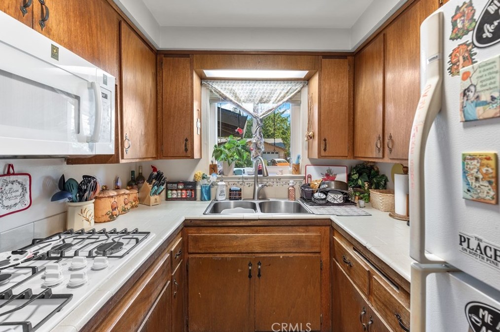 1583 Rushing St, Yuba City CA  95993-6456 exterior